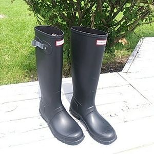 Tall matte black hunter boots